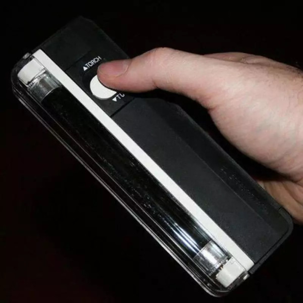 Detector de hongos y piojillos Accesorios para aviarios Detector de hongos y piojillos Accesorios para aviarios